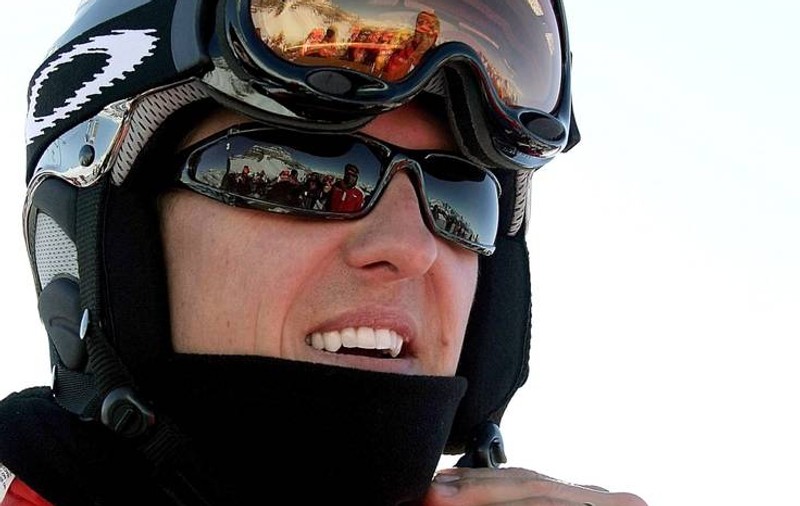 MICHAEL SCHUMACHER, în stare CRITICĂ în timpul PROCESULUI de scoatere din COMĂ! Iată cum s-ar PUTEA AGRAVA STAREA fostului PILOT!