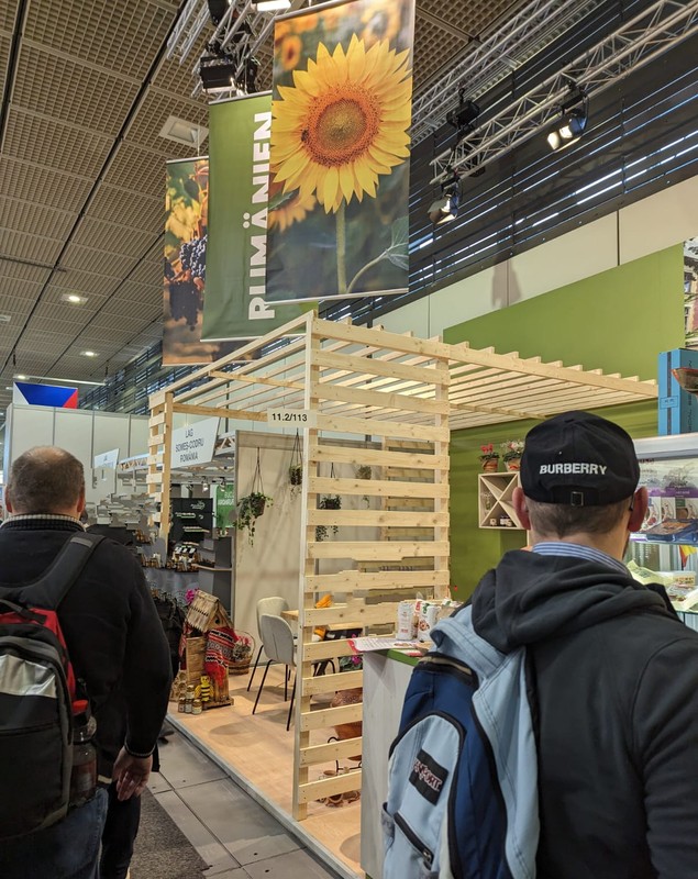 EXCLUSIV. Ministerul Agriculturii a cheltuit 64.000 de euro pentru o vitrină, la un târg internațional din Berlin. Producătorii privați români care au participat separat la același eveniment au cheltuit doar câte „6.000-7.000 de euro”