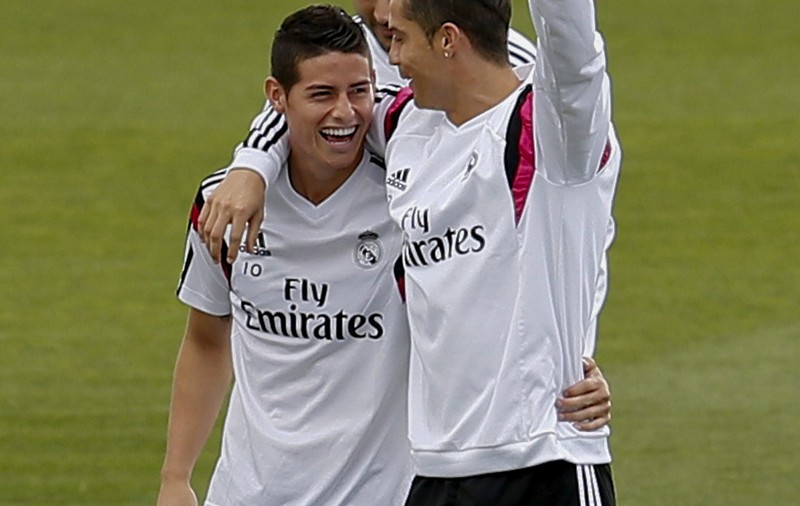 VIDEO VIRAL / Cristiano Ronaldo l-a ridiculizat pe James Rodriguez, apoi s-a bucurat ca un copil