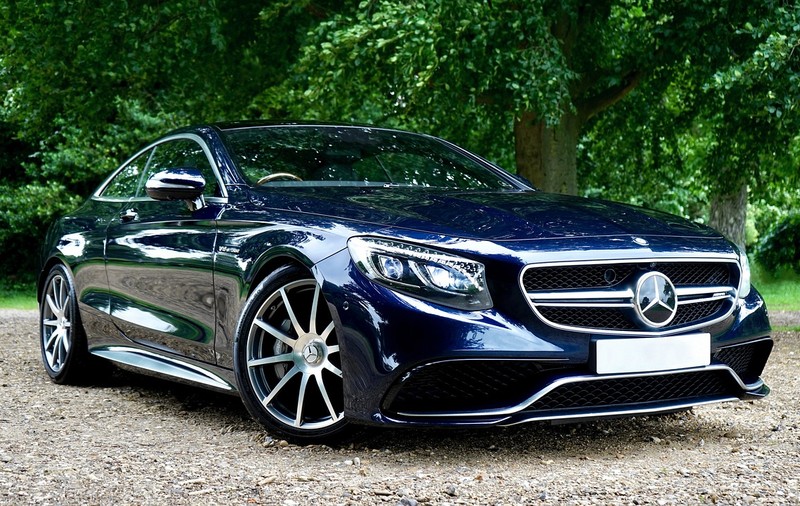 Top 4 piese de schimb pentru mașinile Mercedes-Benz: ce trebuie să ai mereu la îndemână?