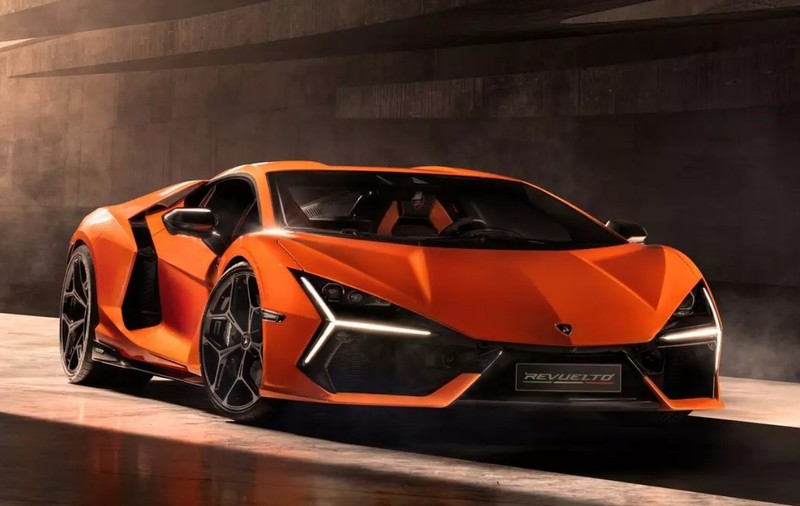 Lamborghini Revuelto: putere devastatoare, hibridizare avansată și cutie cu dublu ambreiaj