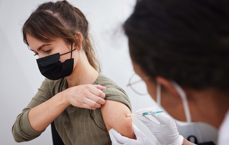 Cel mai mic număr de persoane vaccinate cu prima doză din ultimele două luni. Și numărul total al imunizărilor a scăzut mult