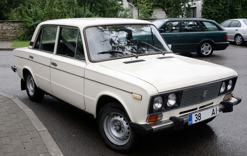 Parcul auto rusesc a ajuns o ruină. Peste 70% dintre autoturisme au peste 10 ani vechime