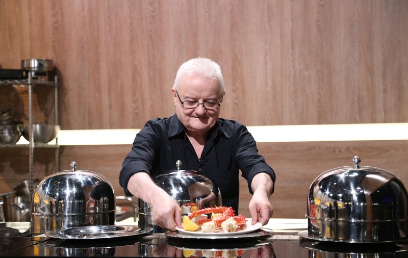 Irinel Columbeanu, apariţie surprinzătoare în faţa juraţilor „Chefi la cuţit”