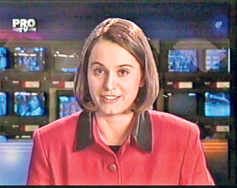 S-a aflat secretul sacoului roșu purtat de Andreea Esca la prima emisie a Pro TV. Nimeni nu a știu până acum | FOTO