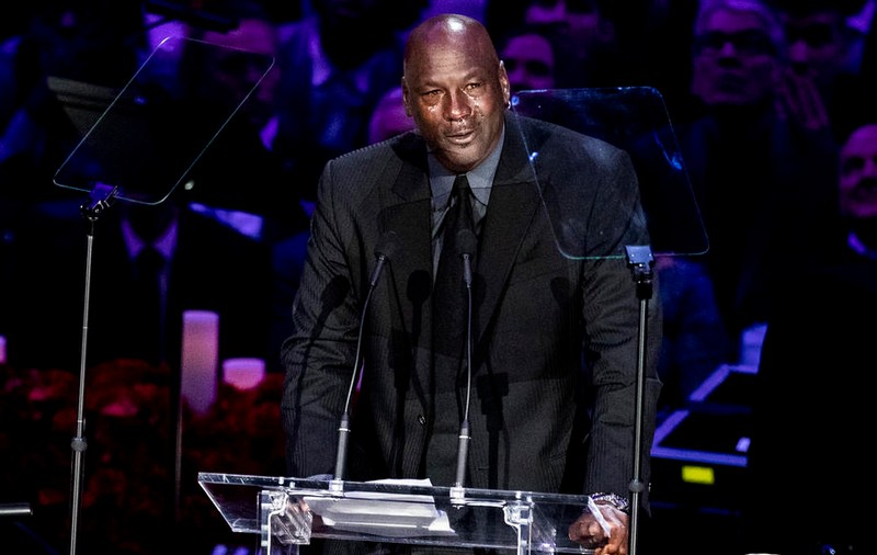 Bluza de trening purtată de Michael Jordan la Jocurile Olimpice 1992 a fost vândută la licitație