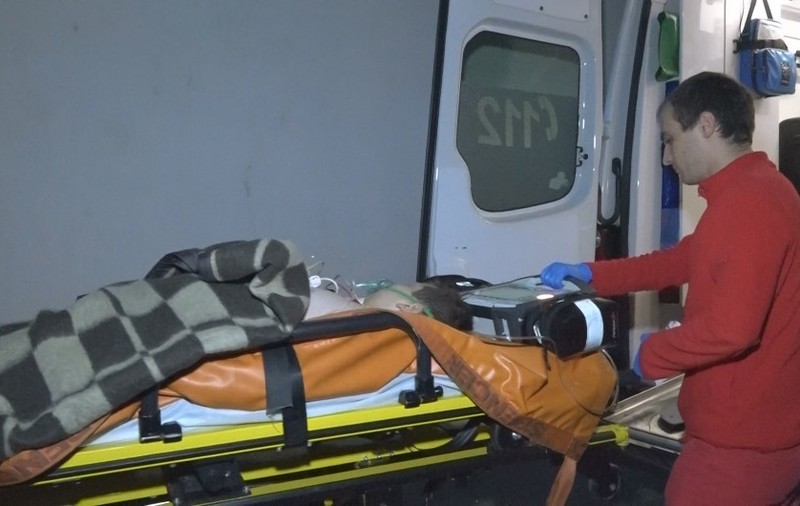 Un băiat de 11 ani a băut țuică cu prietenii, la Botoșani, până a intrat în comă