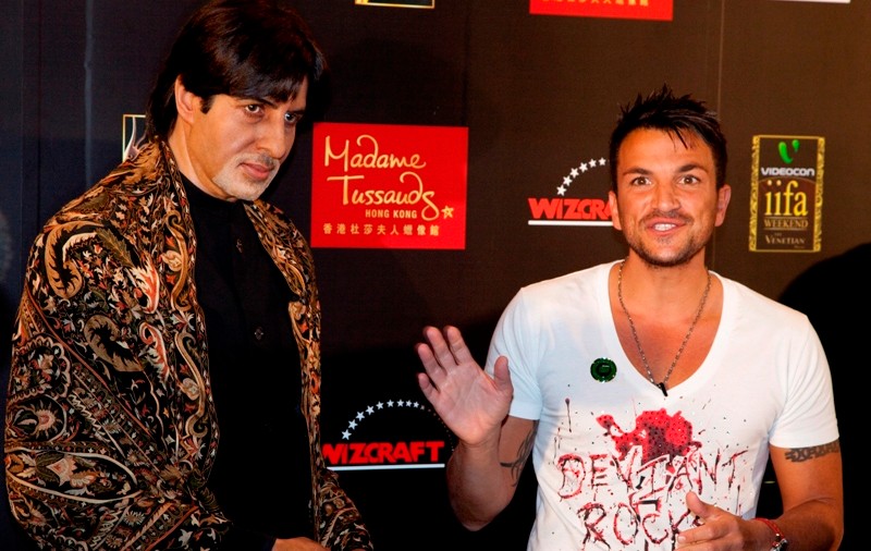 Peter Andre căzut de pe scenă
