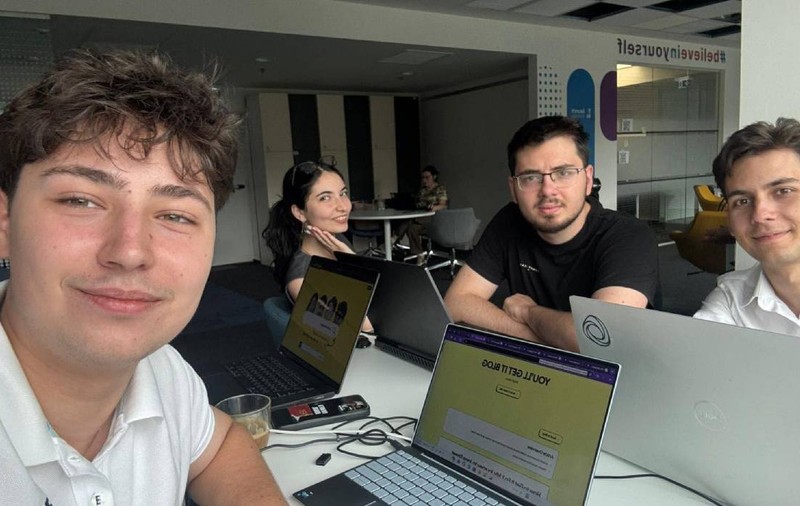 Patru tineri din Ploiești au creat o platformă pe care 5.000 de studenți din Europa o folosesc în fiecare lună. Are peste 3.600 de internshipuri