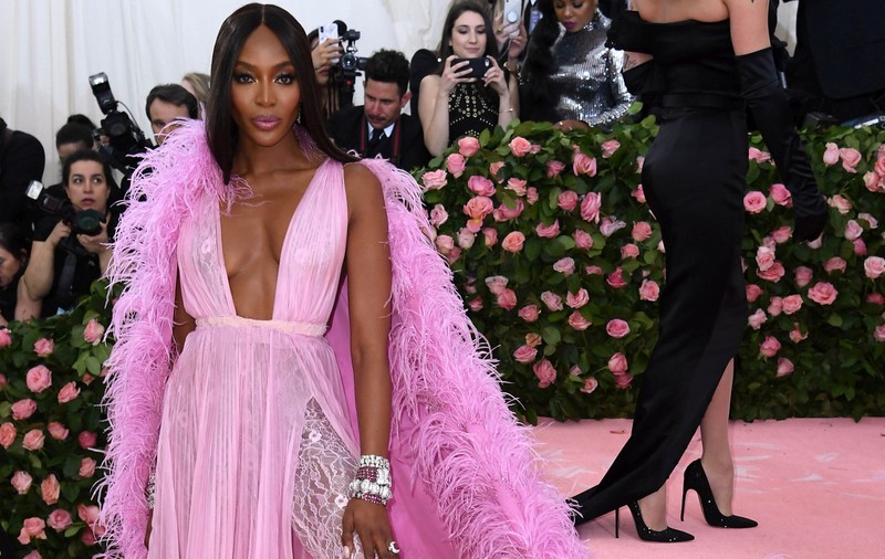 Naomi Campbell s-a filmat la cumpărături în hipermarket. Ce dezvăluiri a făcut despre alimentația ei