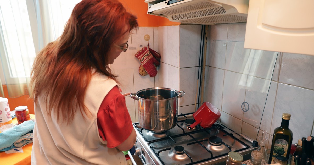 Bucureștenii, înghețați în case. Cum se descurcă oamenii fără apă caldă și căldură: «Oala de 10 litri nu mai dispare de pe aragaz»