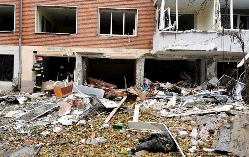 Galați: Proprietarul apartamentului în care a avut loc explozia soldată cu cinci răniți a murit