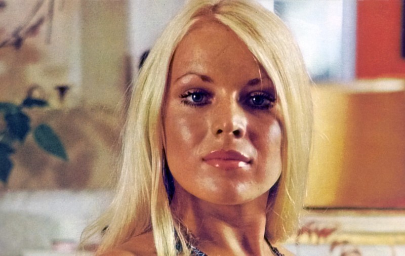„Un criminal în serie a măcelărit fotomodelul Playboy”. O crimă nerezolvată de 50 de ani continuă să bântuie presa britanică