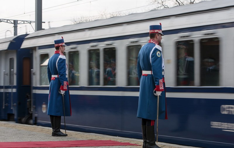 Petrecerea cu „șpriț și lăutari” în Trenul Regal, de 1 Decembrie, anulată de CFR