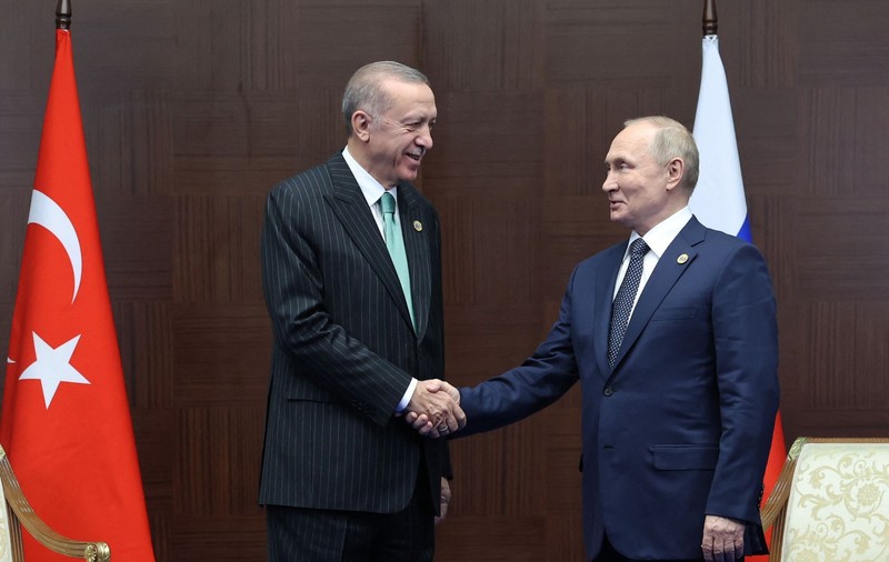 Erdogan îl apără pe Putin, după ce rivalul său, Kilicdaroglu, l-a acuzat de ingerință în alegerile de duminică din Turcia