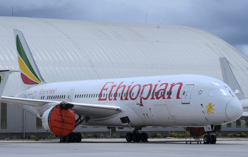 Un avion a ratat aterizarea după ce ambii piloți au adormit în timpul zborului
