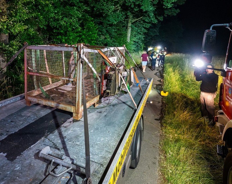 Un băiețel de 5 ani și un bărbat au murit, alți 10 copii au fost răniți, în timp ce erau plimbați într-o cușcă cu zăbrele, într-o tabără „tata și fiul”, în Germania