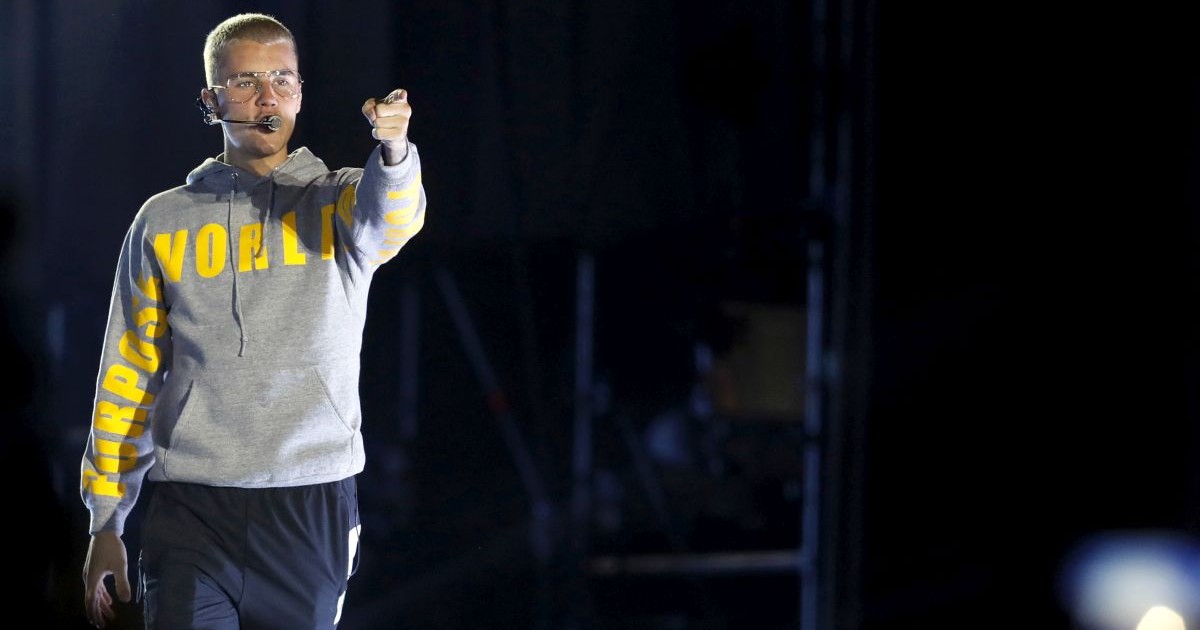 Justin Bieber l-a provocat pe Tom Cruise să se lupte într-un ring UFC