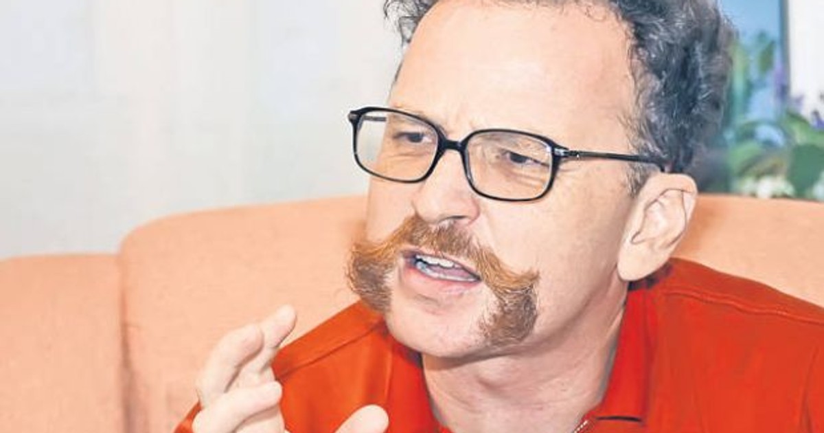 Cum arăta în tinerețe și cum arată acum Ovidiu Cuncea, fostul partener al lui Dan Negru de la "Ciao Darwin". Nu-l recunoști