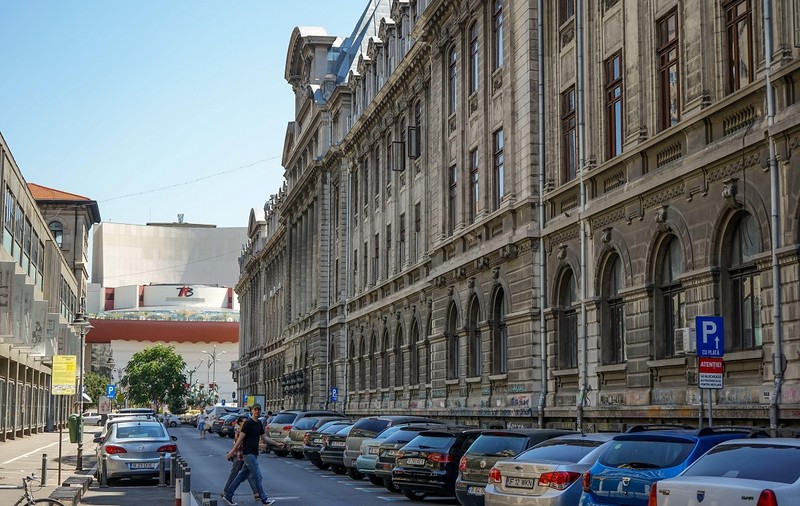 1,6 lei pe zi locul de parcare în zona casei, în București, între orele 19:00-07:00. Totul despre noile tarife de parcare din București