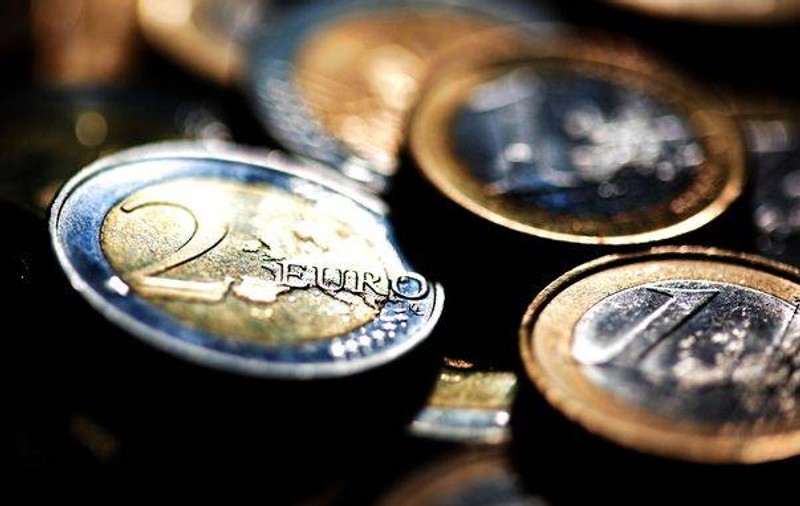 Uraaa! Euro, la un nou minim al ultimelor opt luni! 