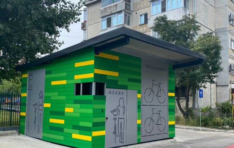 Primele parcări de biciclete în Bucureşti, amenajate în Sectorul 6. Cât costă un loc