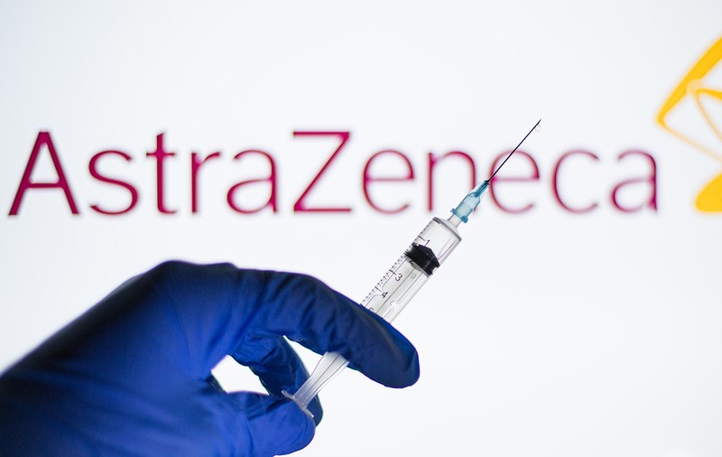 Opt lucruri pe care trebuie să le știi despre vaccinarea cu AstraZeneca. Când ajung vaccinurile în țară și de când se pot face programări pentru prima doză