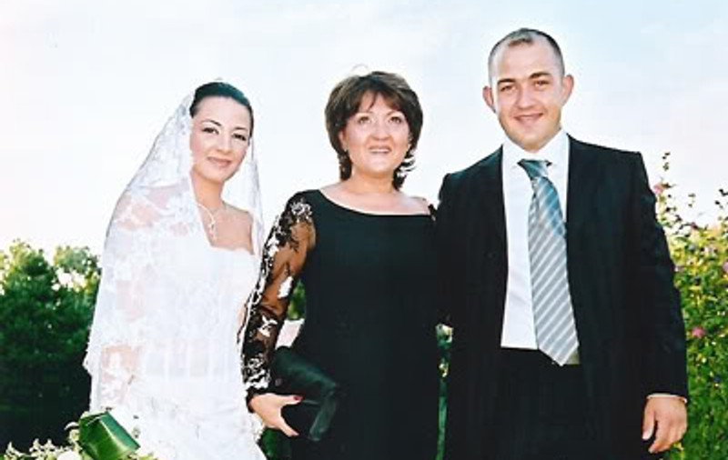 Oana Mizil, între bărbaţii vieţii ei: acum, cu Vanghelie, atunci, mireasă | FOTO