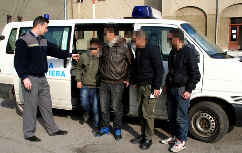 Zece fugari africani capturaţi de poliţiştii de frontieră