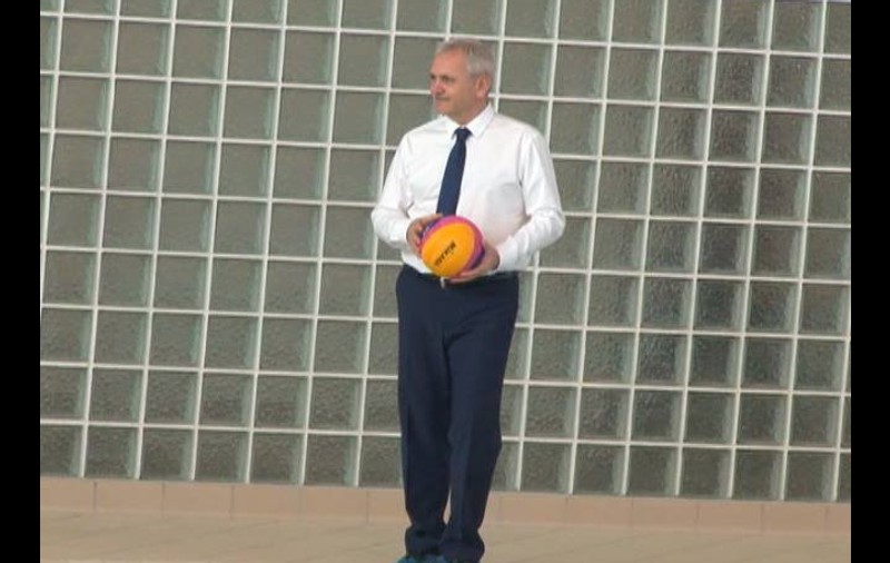Unde a învățat Liviu Dragnea să înoate. Vrea să se realizeze cât mai multe bazine: “Tot mai mulți copii să învețe să înoate, îi ajută la sănătate”