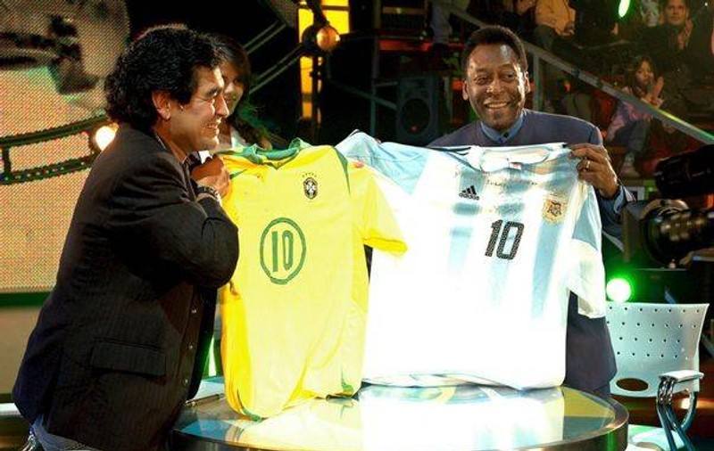 Maradona: ”Pele, Beethovenul fotbalului? Poate a mâncat ceva stricat, să schimbe pastilele”