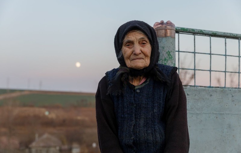 Urarea de 1 Decembrie a femeii centenare, care vede cum țara sa se topește: „Să trăiţi mai mult ca mine, că nu mi-i ciudă!”