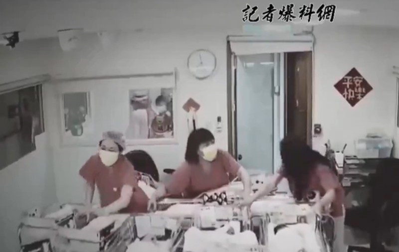 Imagini virale cu cutremurul din Taiwan: asistentele protejează bebelușii dintr-o maternitate și stânci prăbușindu-se peste un drum circulat