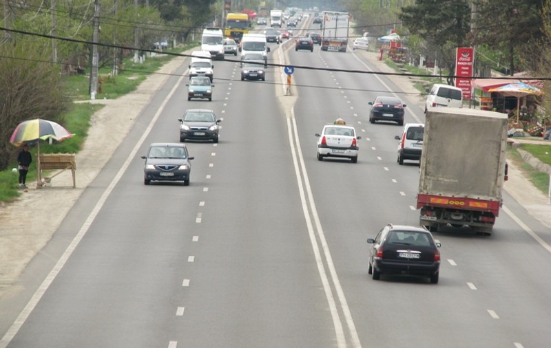 CNADNR va monta parapete din beton pe DN1 între pasajul Băneasa şi podul de la Otopeni, ca să împiedice accidentele