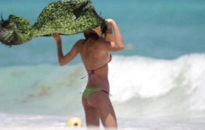 Ce a pierdut Cristiano Ronaldo! Irina Shayk a făcut senzație pe plajă / GALERIE FOTO HOT
