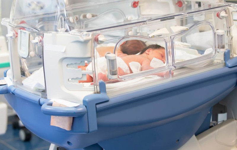 Caz istoric în România, la Cluj. O femeie a născut doi copii în două utere diferite: „Probabilitatea era ca la loto”