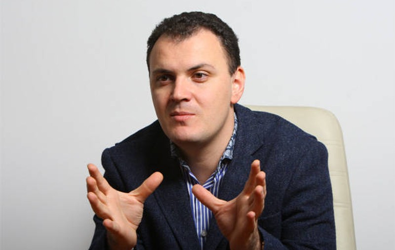 Sebastian Ghiță, în genunchi în fața unui procuror