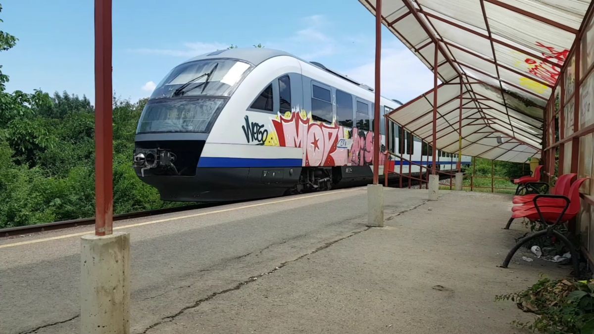 Lucrările la linia de cale ferată spre Aeroportul Otopeni, suspendate de instanță. Ministrul demis al Transporturilor „CFR SA va face recurs”