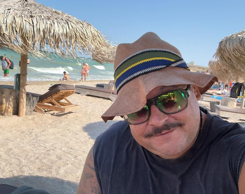Cum a apărut Mihai Bobonete pe plaja din Vama Veche. Mesajul actorului din Las Fierbinți: „Nu mai e ce a fost, ba chiar e mai mișto acum!”
