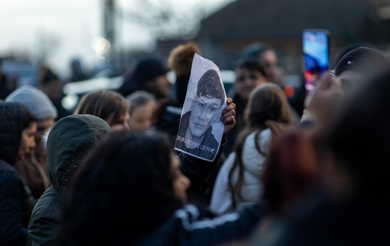 Eu zic să-l și exorcizăm pe „copilul criminal”! O comunitate crudă va tot produce cruzime. Are sens să interzici rețele de socializare sub 15 ani?
