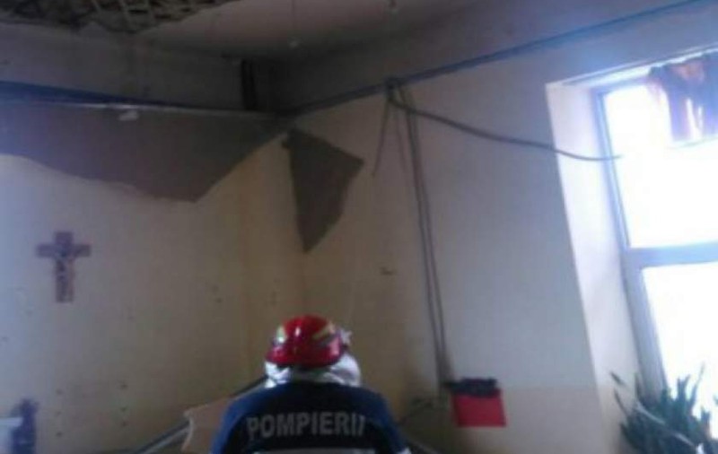 Bătrâni răniți de un tavan căzut într-un azil din Sighetu Marmației