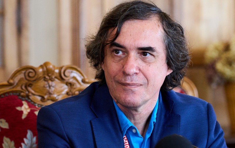 Mircea Cărtărescu îndeamnă românii să o susțină pe Elena Lasconi: „De două sute de ani visăm să fim în Europa! Nu putem vota acum să ieşim!”