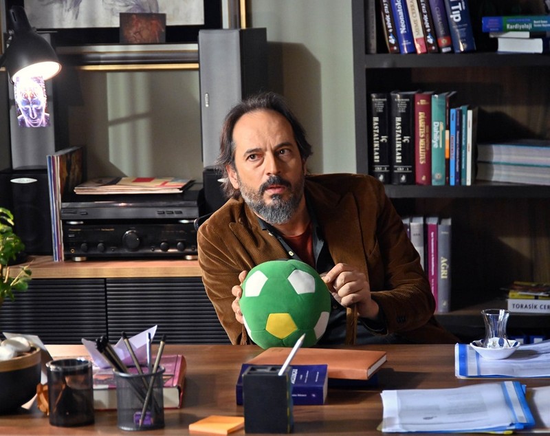 „Dr. House” din Turcia ajunge în România. Unde poate fi văzut „Pe mâini bune”, serial care apare pe 11 februarie 2026