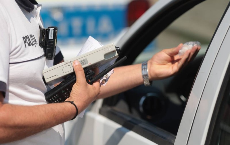 Care este alcoolemia la care ți se suspendă permisul de conducere în 2025. Situații în care poate fi anulat carnetul