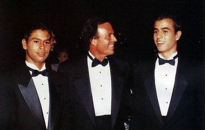 O ADEVĂRATĂ FRUMUSEŢE la 62 de ani! Iată cum arată mama lui Enrique şi fosta soţie a lui Julio Iglesias! FOTO