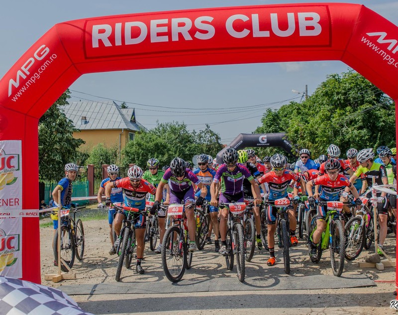 38 de curse pline adrenalină la concursul Livada cu Cireși. A cincea competiție din calendarul Riders Club a oferit o experiență frumoasă participanților / GALERIE FOTO