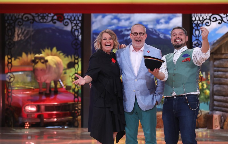 „România, jos pălăria!” începe la Pro tv. Actrița Tania Popa, colegă de platou cu Busu