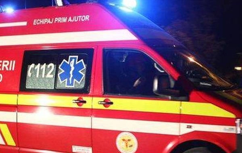 13 PERSOANE RĂNITE în VÂLCEA! MICROBUZUL în care se AFLAU a ajuns în ȘANȚ!