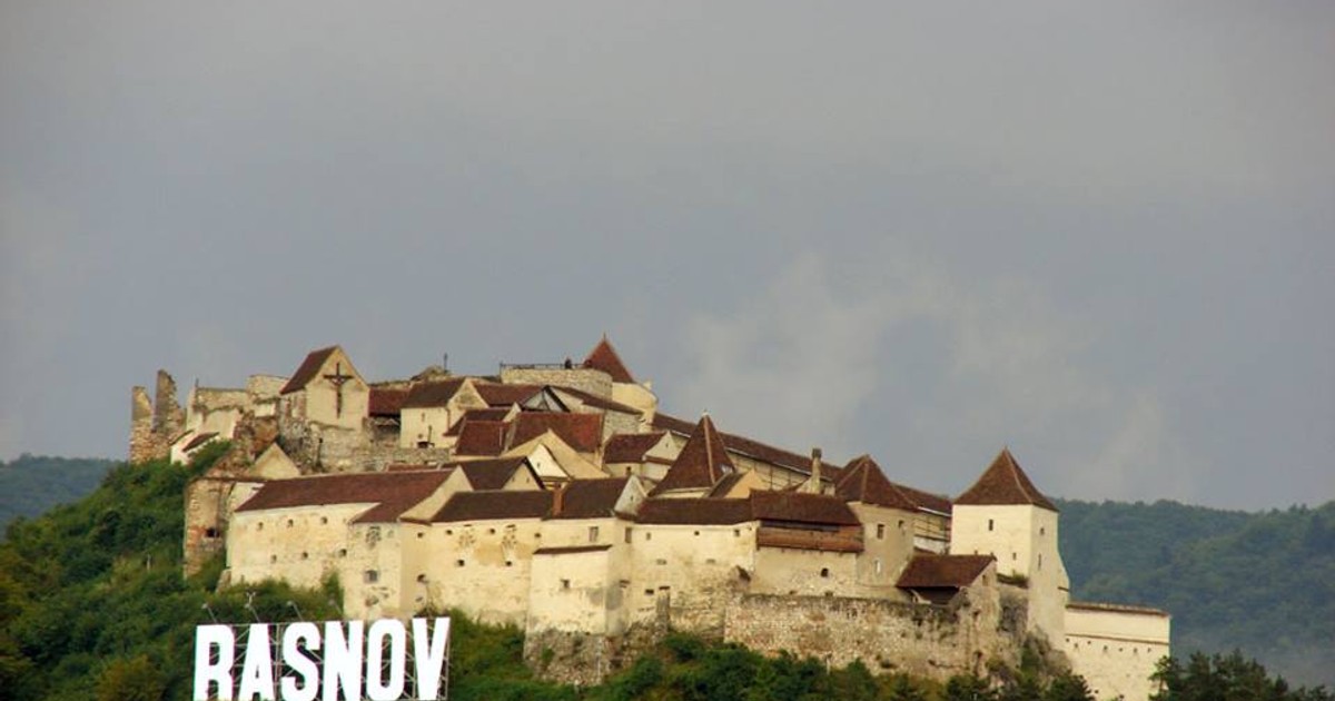 Locuri din România care pot fi vizitate de 1 mai, în afară de litoral. Cetatea Râșnov
