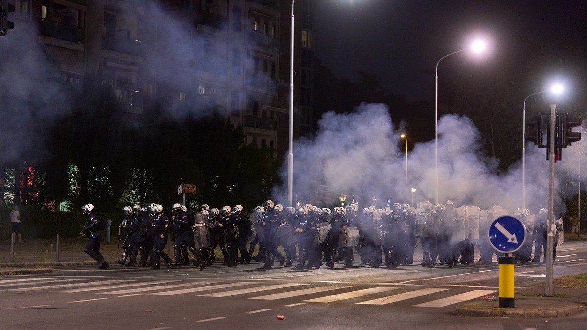 Forțele de ordine, mobilizate împotriva manifstanților din Serbia Foto: Profimedia